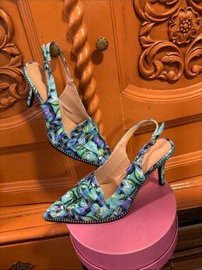 Floral Print Pointed-Toe Slingback Heels in Teal and Purple